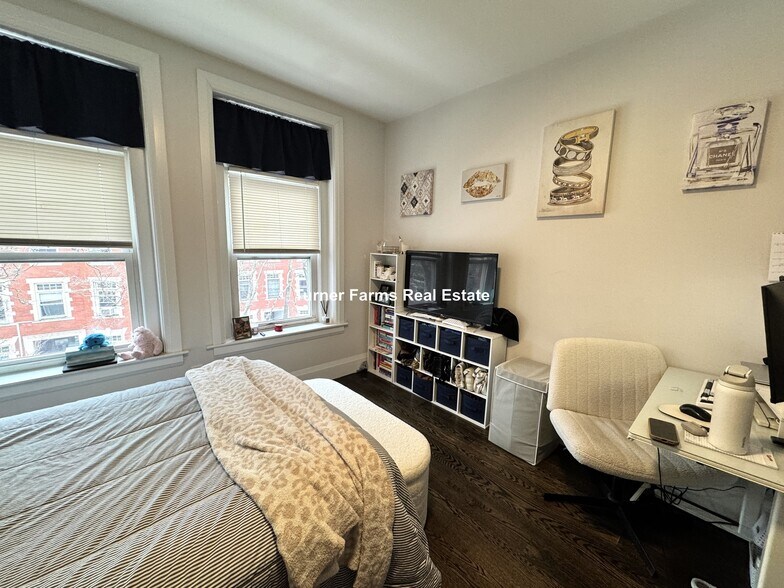 Building Photo - 7 Strathmore Rd