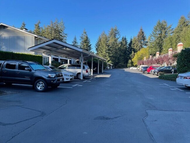 Building Photo - $500 Move In Special! University Place Gro...