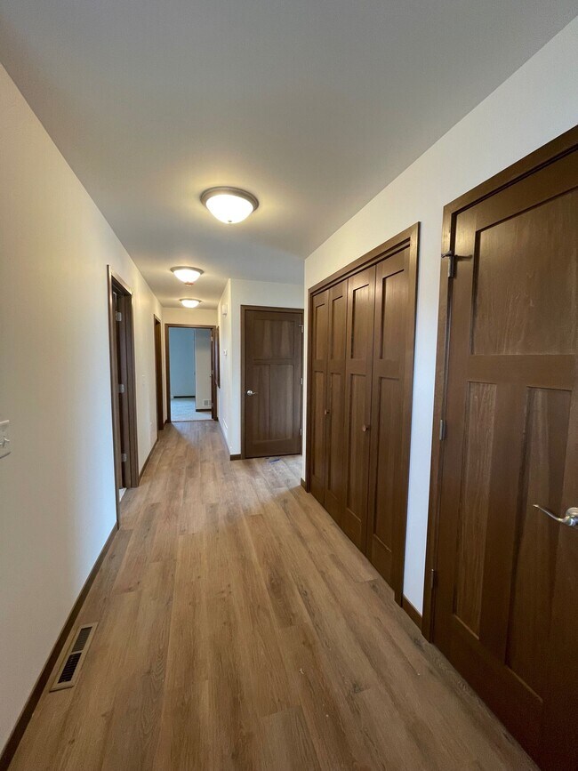 Building Photo - 1005 Morning Star Ln