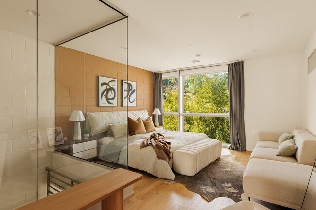 Building Photo - 3450 Cahuenga Blvd W