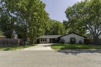 Building Photo - 1103 N Grant Dr