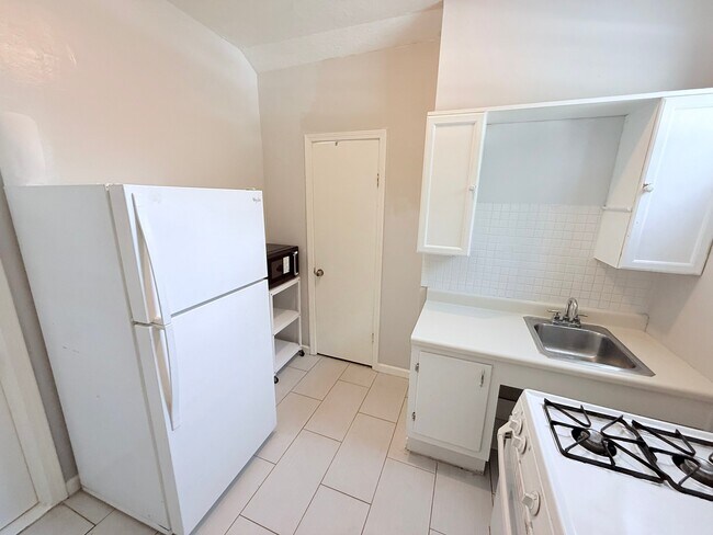 Building Photo - 7418 Oscar Dr