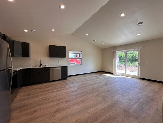 Building Photo - 507-509 Rustic Ridge Drive