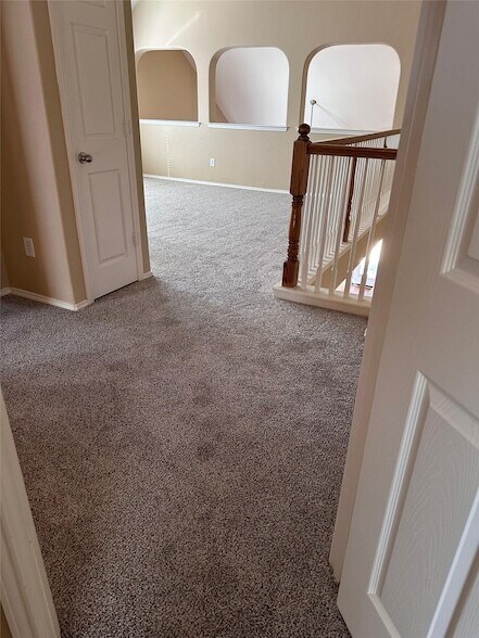 Building Photo - 11490 La Grange Dr