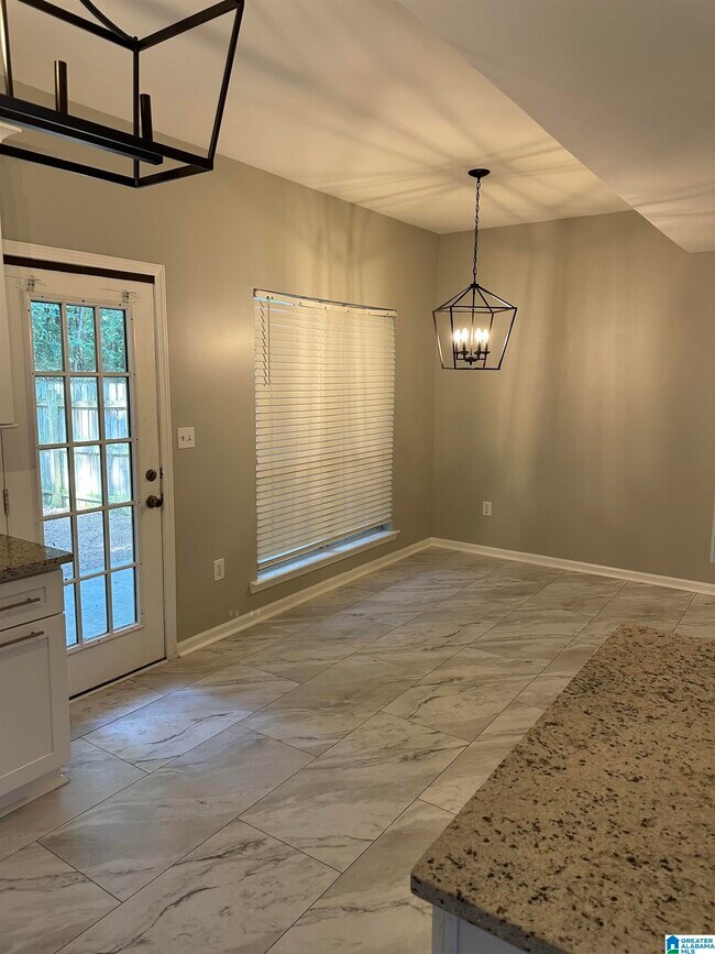 Building Photo - 407 Cambrian Ridge Dr