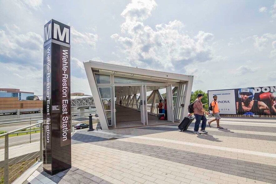 Building Photo - 1501 Chatham Colony Ct