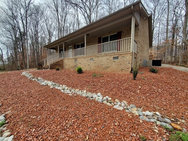 Building Photo - Ready to move in!