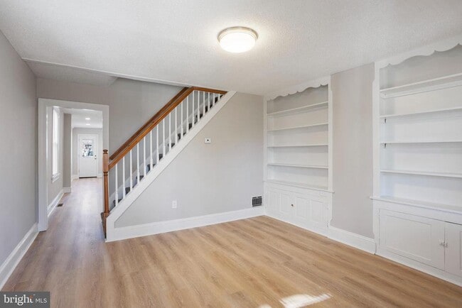 Building Photo - 809 N Providence Rd