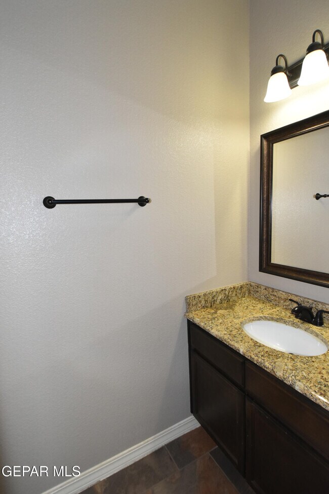 Building Photo - 300 Saltford Pl