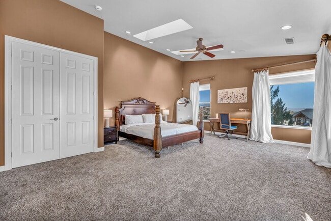 Building Photo - 1520 Taos Ln