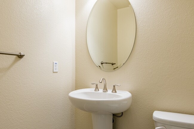 Building Photo - Walking Distance to Downtown Mountain View, Cal Train and the Amazing Farmers Market