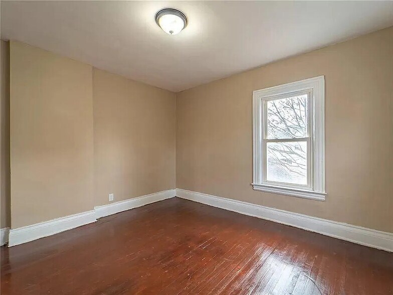Building Photo - 1339 Clifford Ave