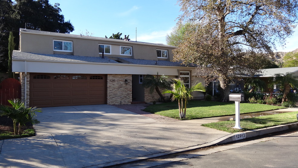 Building Photo - 12913 Winthrop Ave