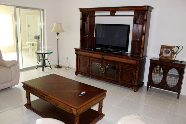 Building Photo - 5730 Fernley Dr E