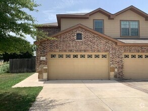 Building Photo - 2 Story Duplex / Interior Washer & Dryer C...