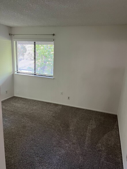 Bedroom #2 - Window - 1493 Marchbanks Dr