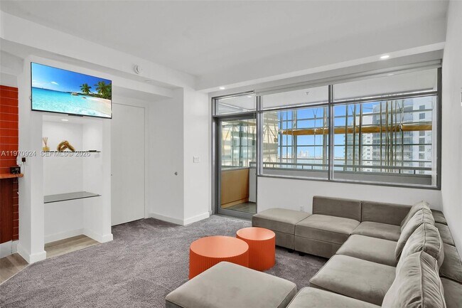 Building Photo - 1395 Brickell Ave