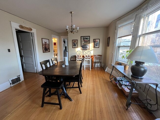 Building Photo - 2614 N Prospect Ave