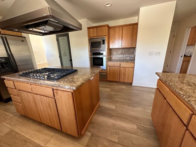 Building Photo - Beautiful Fieldcreek Ranch Exclusive Home