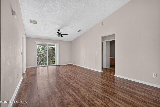 Building Photo - 7047 Deer Lodge Cir