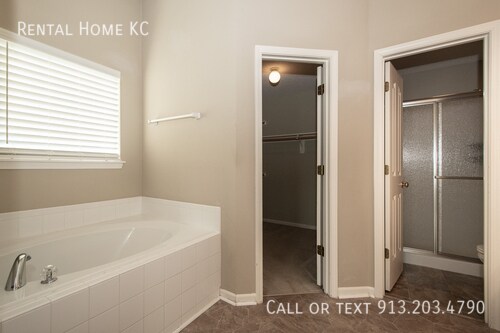Building Photo - 18755 W 153rd Terrace