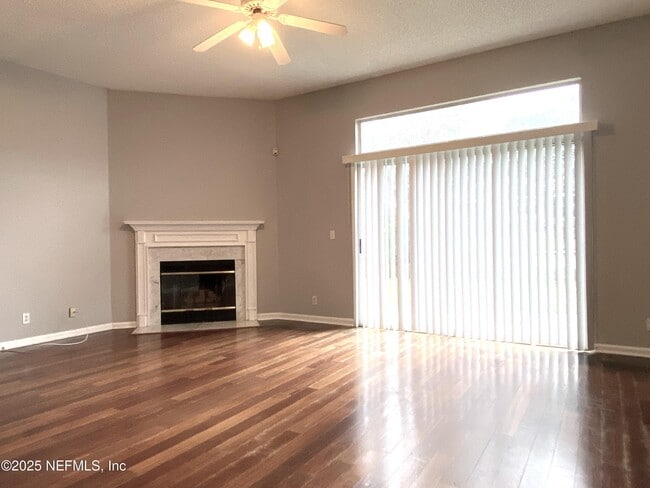 Building Photo - 12976 Chets Creek Dr S