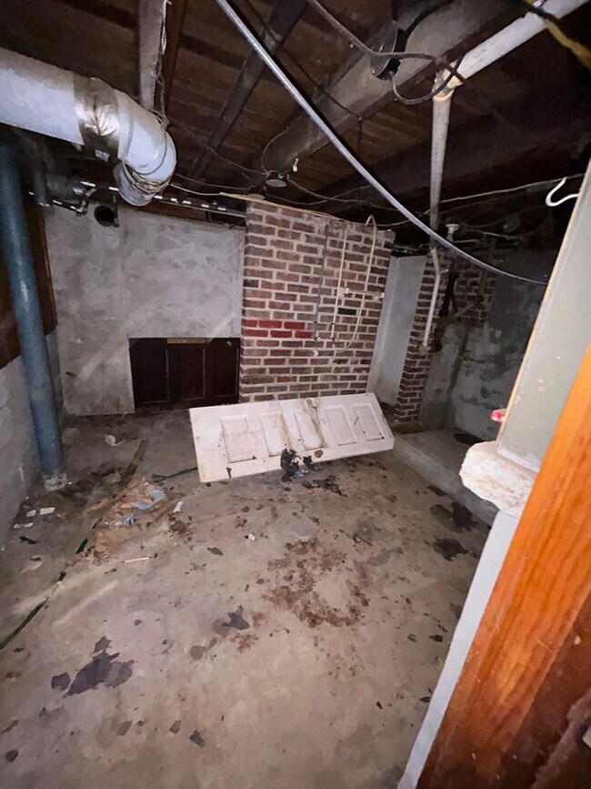 Building Photo - PRICE DROP!!!!!  Very Nice 3BR/1BA House in Great Neighborhood!