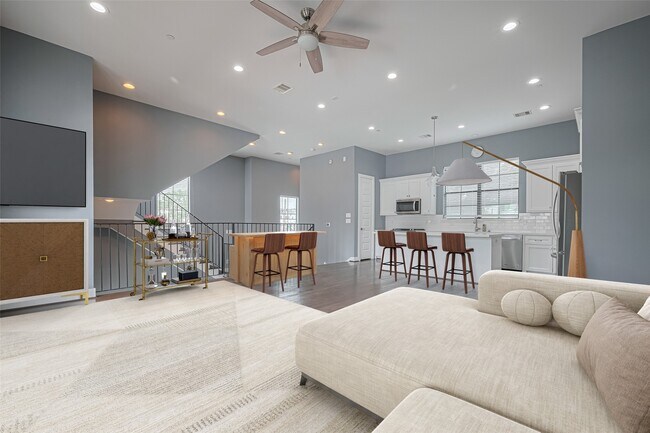 Building Photo - 4318 Center St