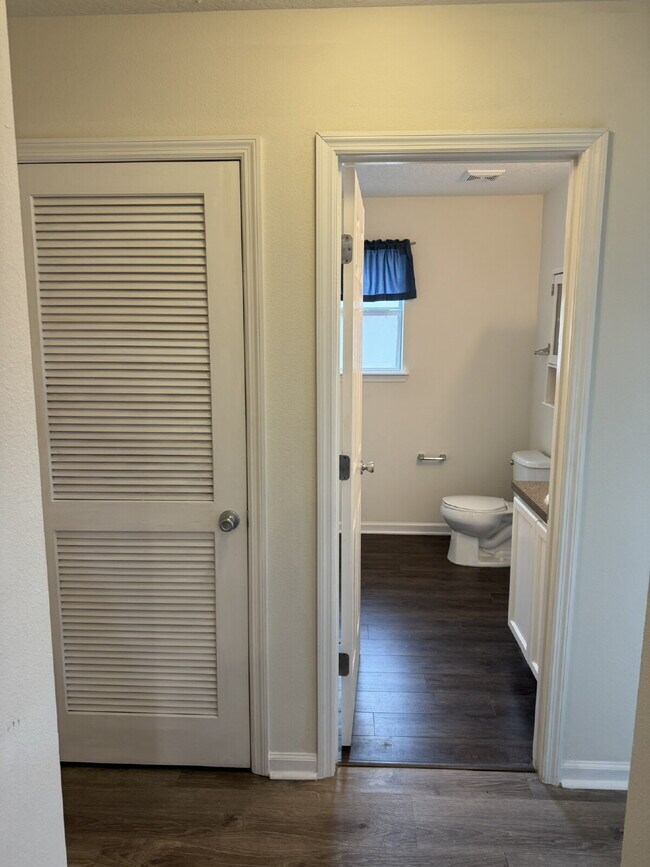 Building Photo - FOR RENT!!!!!-   2nd months rent is FREE!!!!