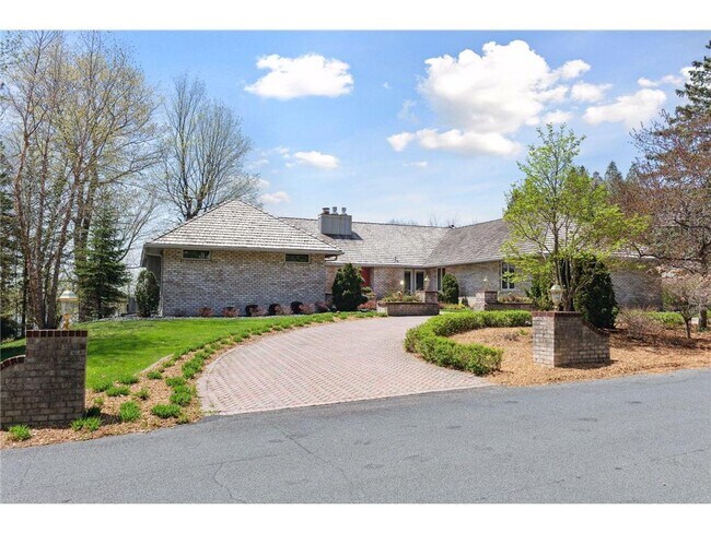 Building Photo - 3345 Eagle Bluff Rd