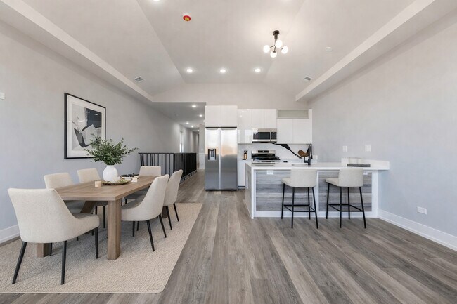 Building Photo - 5809 S Indiana Ave