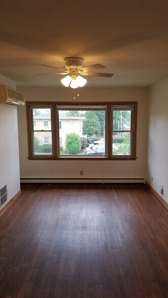 Building Photo - 902 S Brooks St