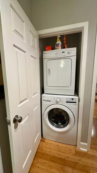 Building Photo - 2921 Lenox Rd NE