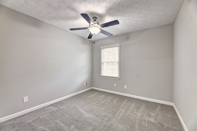 Building Photo - 4843 McPherson Dr NE
