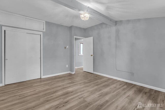 Building Photo - 177 Creek Rd