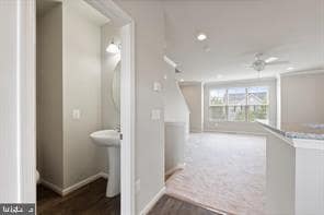 Building Photo - 105 Poinsettia Wy
