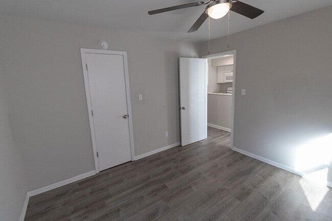 Building Photo - 7216 N Moberly Dr