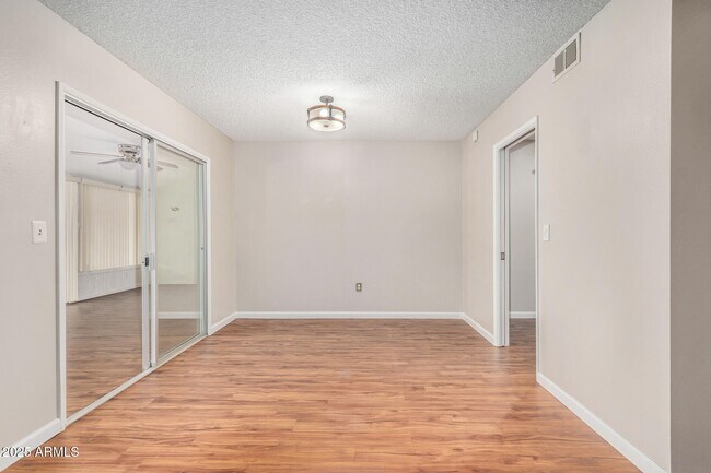 Building Photo - 10725 W El Capitan Cir