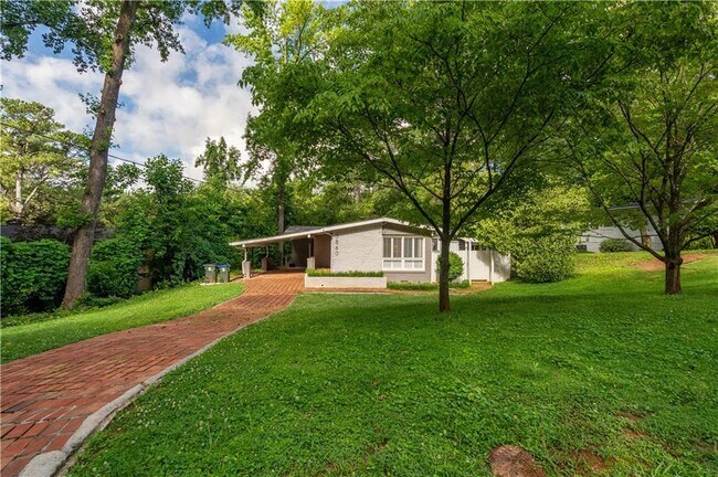 Building Photo - 3860 Carlton Dr