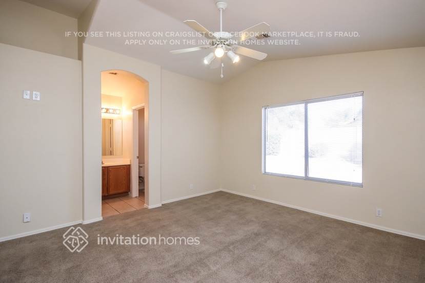 Building Photo - 10630 E Emerald Ave