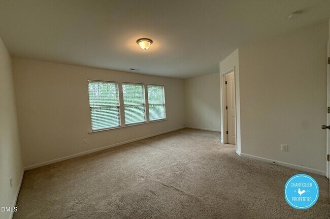 Building Photo - 49 E Grove Point Dr