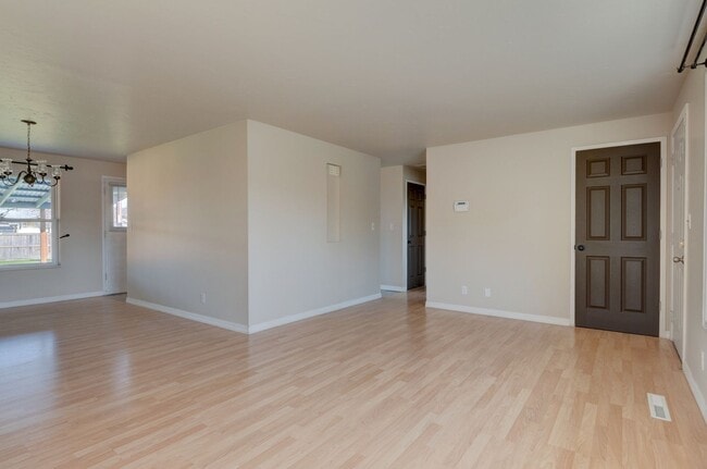 Building Photo - Charming 3-Bedroom Home on Spacious Corner...