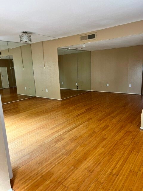 Building Photo - 7918 Prestwood Dr