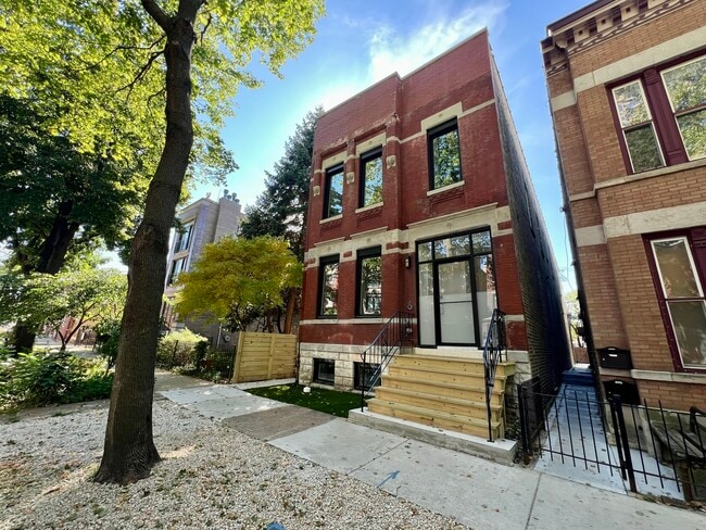 Primary Photo - 822 N Winchester Ave