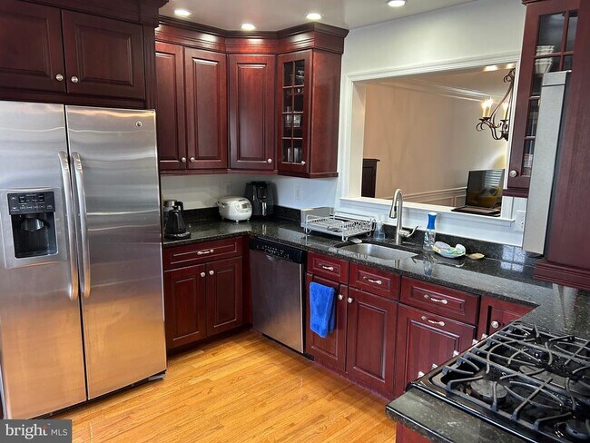 Building Photo - 146 Washington St