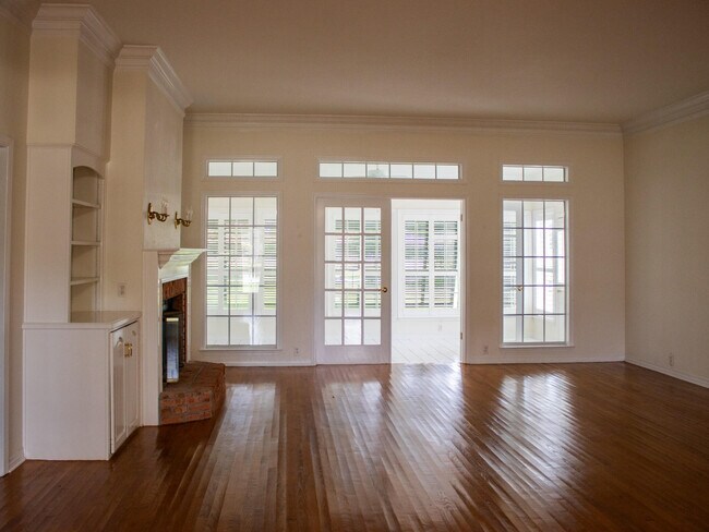 Primary Photo - 118 Baywind Dr