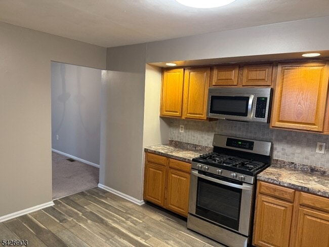 Building Photo - 31 Marrow St