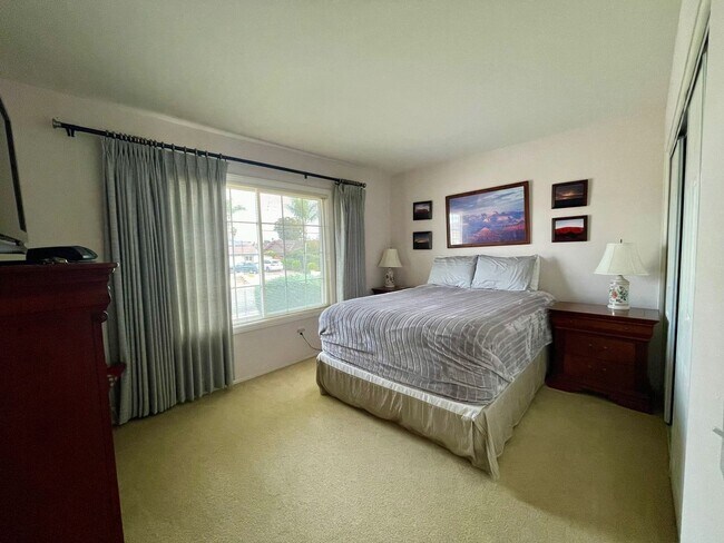 Building Photo - Spacious 4 bedroom 3 bath Home in Beautiful San Carlos