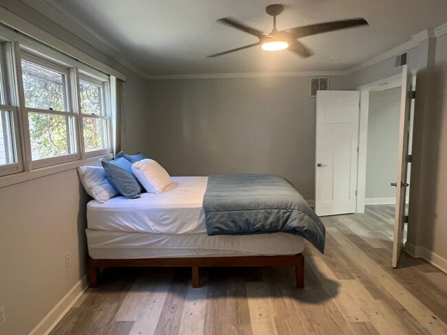 Building Photo - Spacious Updated Home in Windmill Harbour!