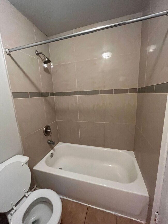 Building Photo - 1bed/1bath Condo in Travis Heights